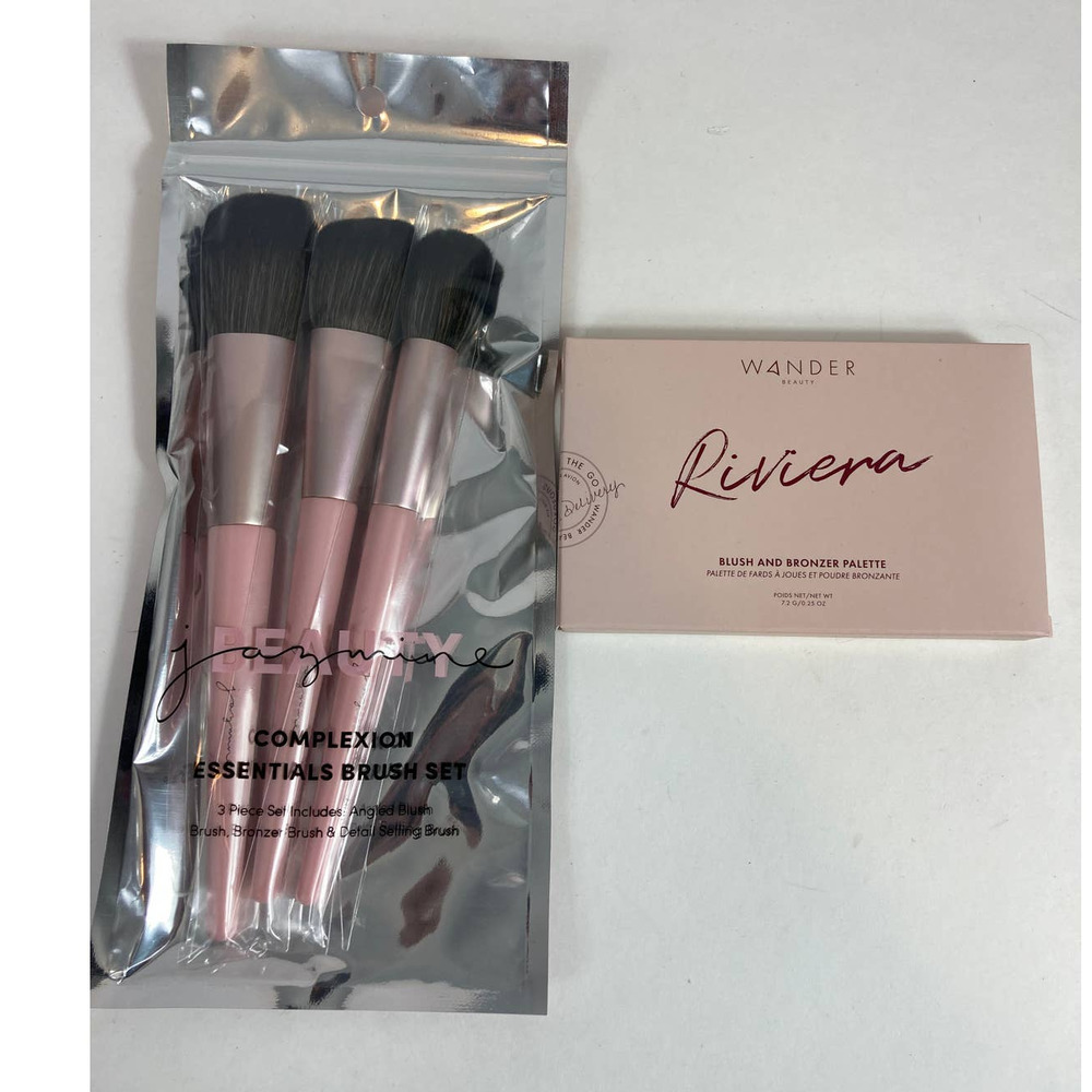 New Wander Beauty Riviera Pallet and Complexion Brush Set